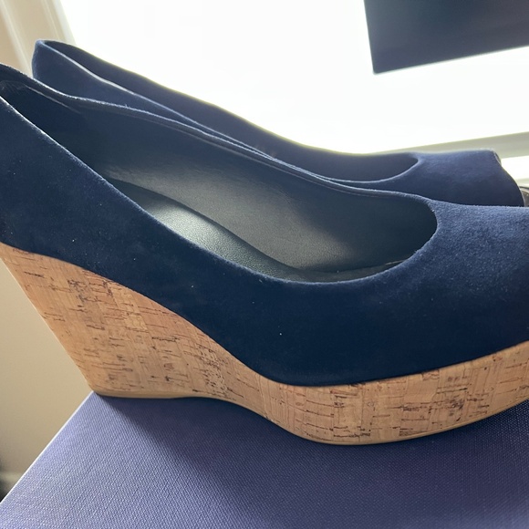 Stuart Weitzman Tan Blue Anna Cork Wedge Platform Peep Toe Pumps - Picture 4 of 6